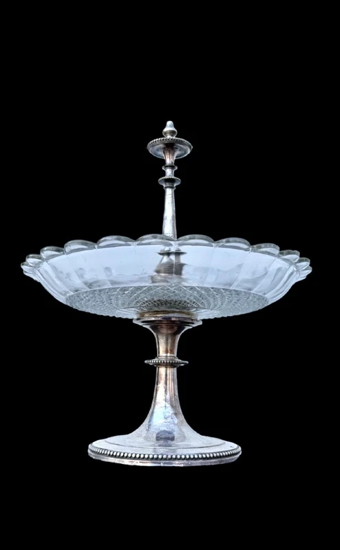 Centerpiece - silver-plated metal fruit bowl with a wide base and molded handle