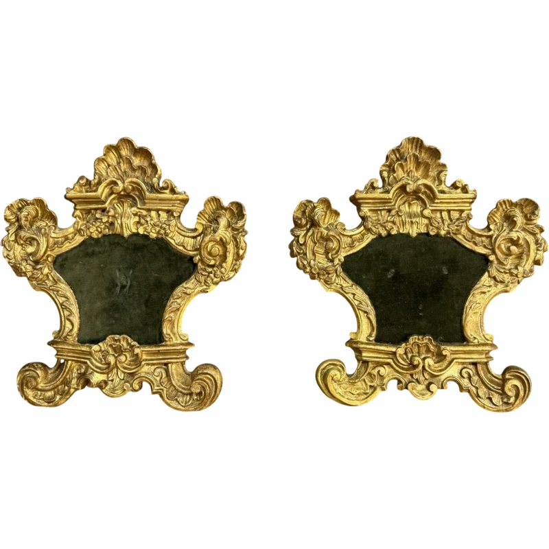 Paire de cartaglories en bois sculpté et feuille d'or