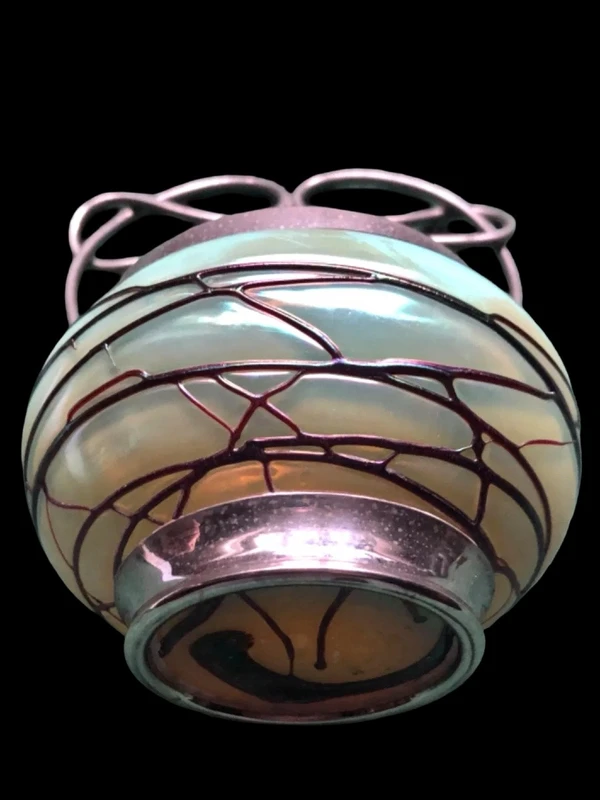 Aquamarine-colored iridescent glass candy jar. König Palms. Bohemia.