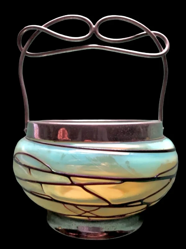 Aquamarine-colored iridescent glass candy jar. König Palms. Bohemia.