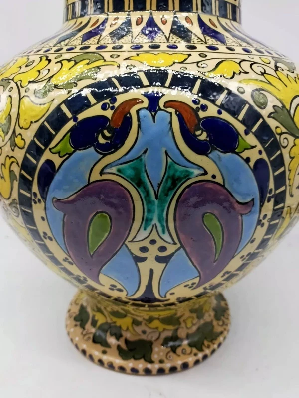 Large Art Nouveau majolica vase