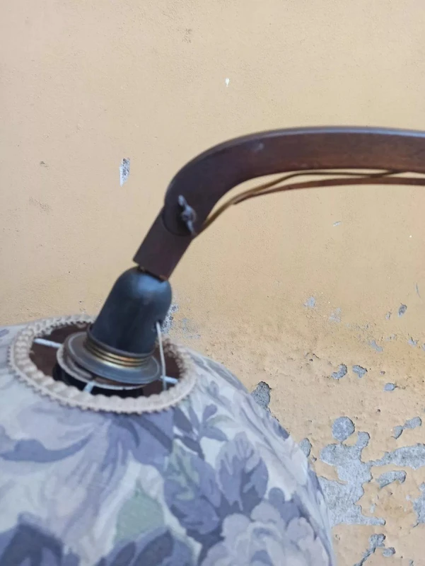 LAMPE DE SOL - ITALIENNE DU DÉBUT DES ANNÉES 1900, RÉGLABLE, EN BOIS