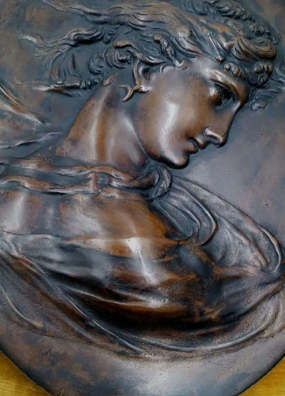 Coppia di sbalzi in bronzo liberty volti femminili