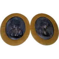 Coppia di sbalzi in bronzo liberty volti femminili