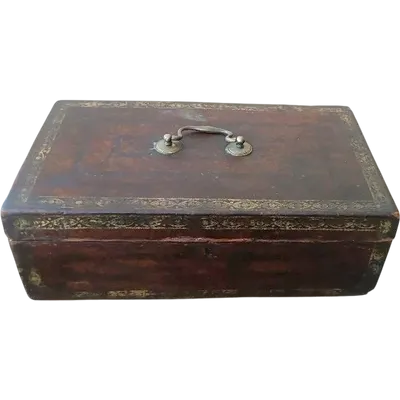 Box, trunk, decorated with leather. 17th century