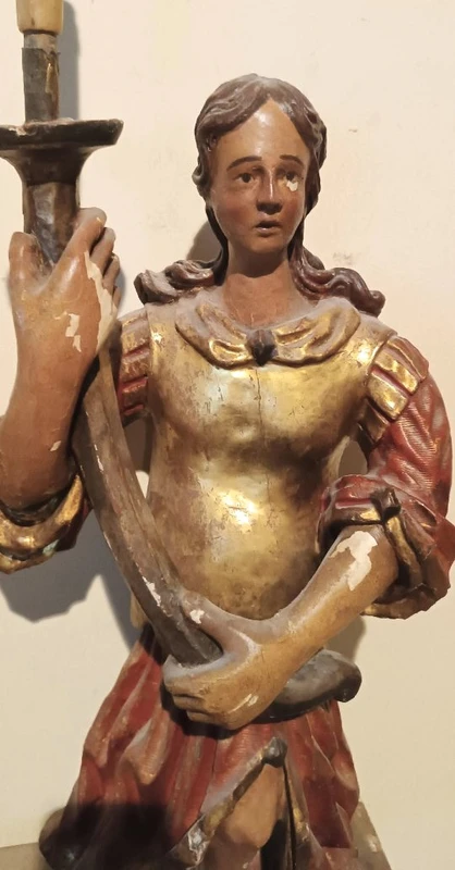 Paire ancienne d'anges porte-rideaux en bois polychrome du XVIIe SIÈCLE