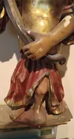 Paire ancienne d'anges porte-rideaux en bois polychrome du XVIIe SIÈCLE