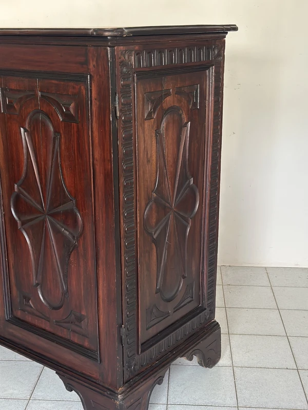 Credenza mezzo armadio. Genova Luigi XIV