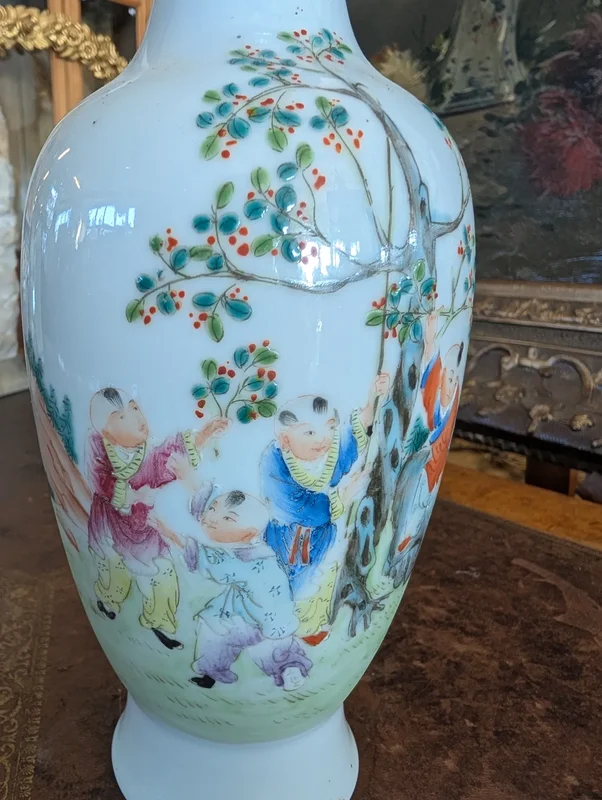 Chinese porcelain vase with polychrome enamel decoration