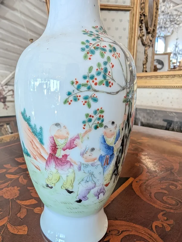 Chinese porcelain vase with polychrome enamel decoration