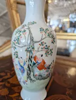 Chinese porcelain vase with polychrome enamel decoration