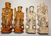Échiquier en ivoire finement sculpté. Fabriqué en Chine pour le marché européen à la fin du XIXe siècle. 