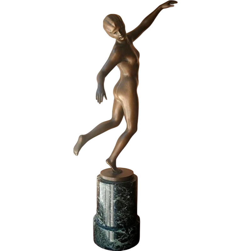 Karl Perl (Autriche, 1876-1965) Sculpture en bronze représentant une danseuse nue, datant des années 1920.
