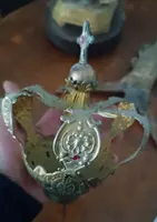 Grande couronne en laiton doré – pour statues – ornée de pierres, XIe SIÈCLE
