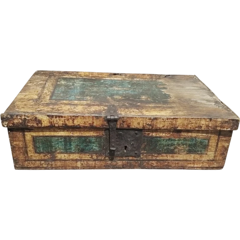 Antique 18th-Century Lacquered Wooden Box from Tuscany