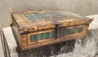 Antique 18th-Century Lacquered Wooden Box from Tuscany