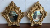 Paire de petits miroirs génois de style Louis XV en bois sculpté et doré – XVIIIe siècle