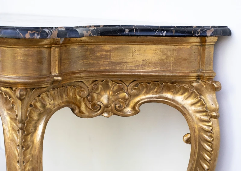 Console romaine en bois doré et marbre de Portoro