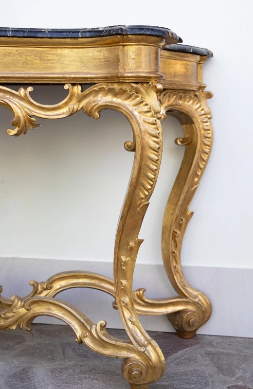 Console romaine en bois doré et marbre de Portoro