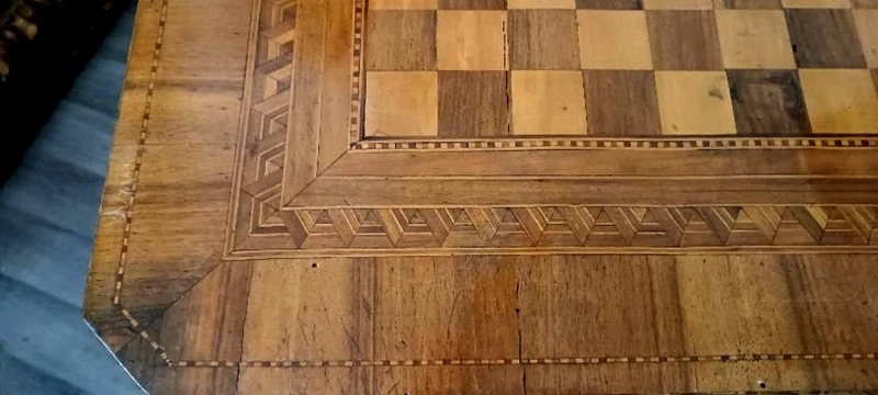 tavolino antico intarsiato dama scacchi italia XIX secolo