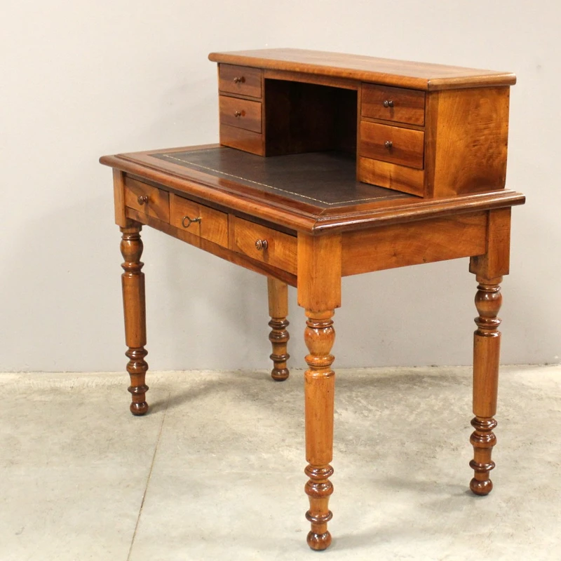 Antique Louis-Philippe writing desk in walnut, 19th century