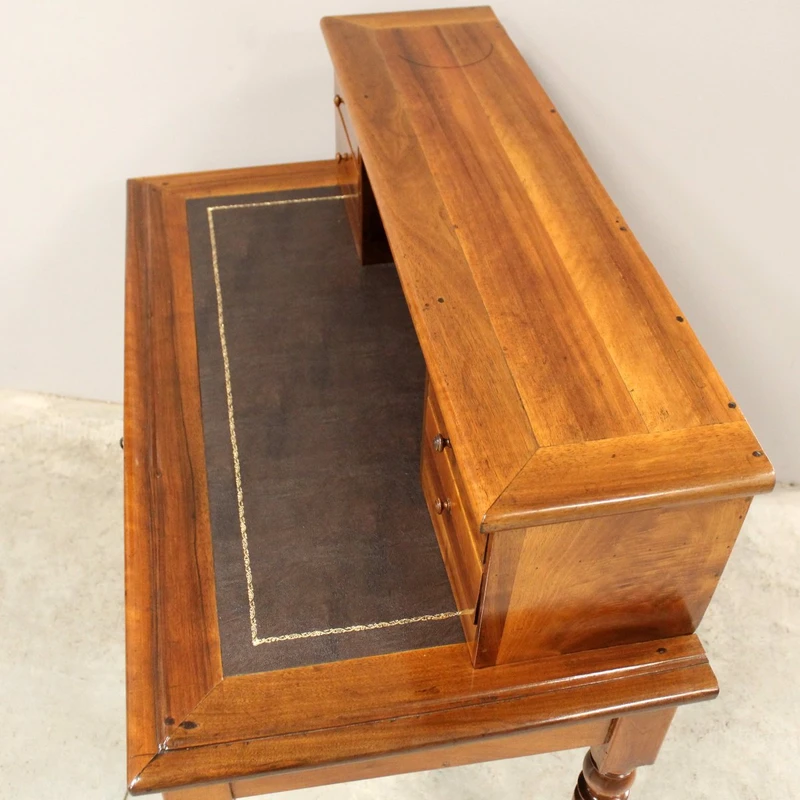 Antique Louis-Philippe writing desk in walnut, 19th century