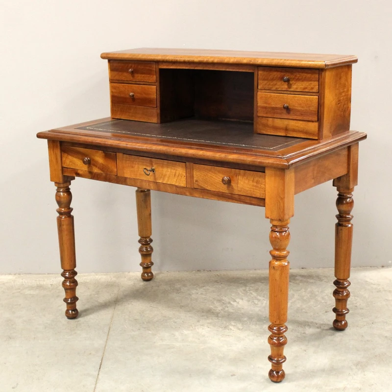 Antique Louis-Philippe writing desk in walnut, 19th century