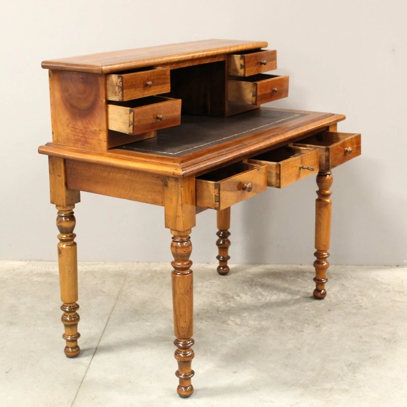 Antique Louis-Philippe writing desk in walnut, 19th century
