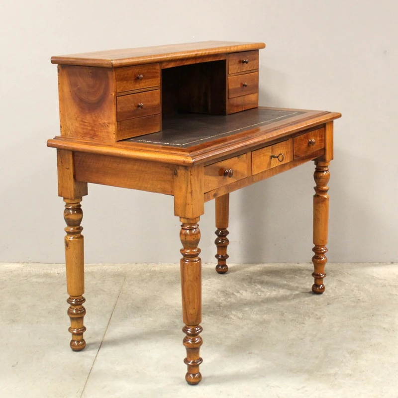 Antique Louis-Philippe writing desk in walnut, 19th century