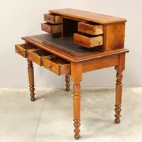 Antique Louis-Philippe writing desk in walnut, 19th century