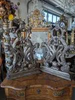 Coppia di candelieri d'altare a cinque luci in legno intagliato e argentato – Toscana, XVIII secolo
