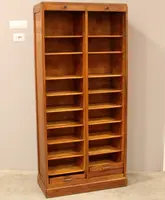 Ancien classeur à volets coulissants pour archives, en chêne