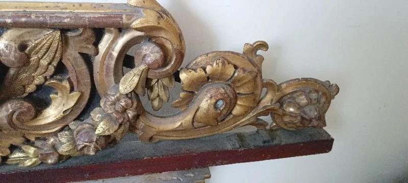 Grande antico fregio in legno dorato e intagliato xix secolo