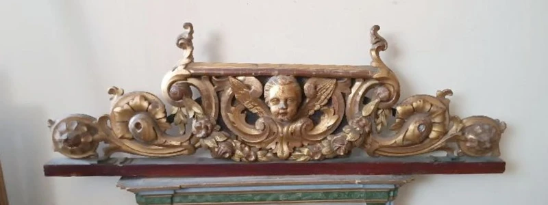 Grande antico fregio in legno dorato e intagliato xix secolo