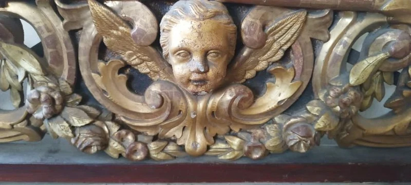Grande antico fregio in legno dorato e intagliato xix secolo
