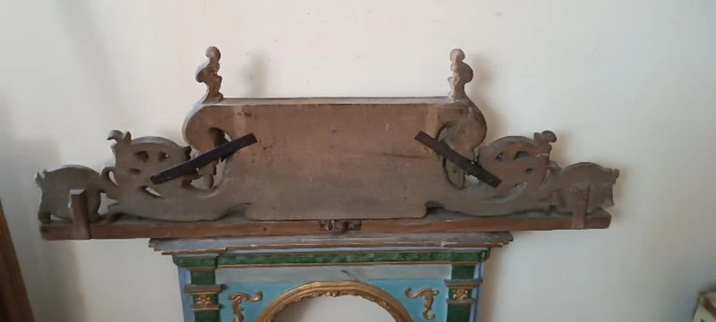 Grande antico fregio in legno dorato e intagliato xix secolo