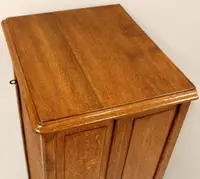 Ancien classeur à volets coulissants pour archives, en chêne