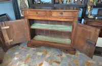 18th-century two-door sideboard in Piedmont walnut
