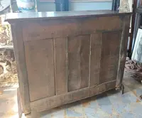18th-century two-door sideboard in Piedmont walnut