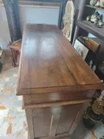 18th-century two-door sideboard in Piedmont walnut
