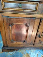 18th-century two-door sideboard in Piedmont walnut