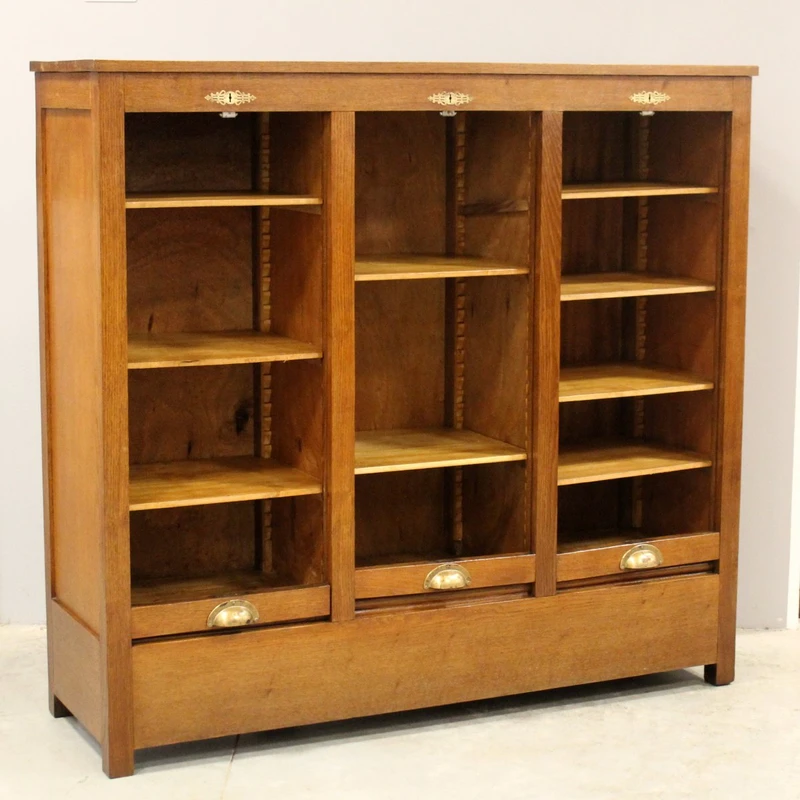 Classificateur à volets pour archives, en chêne