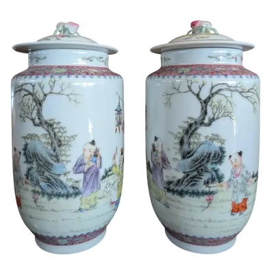 Pair of Chinese porcelain vases with lids, decoration "children in the garden"