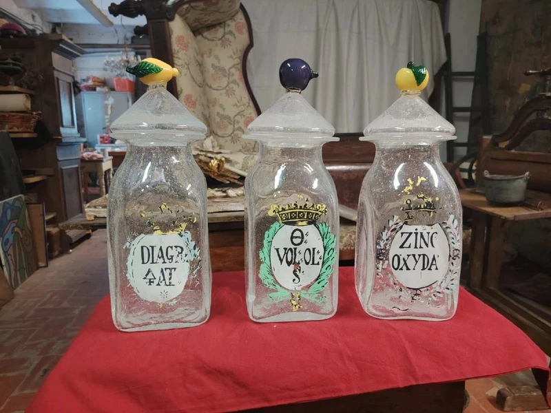 Tre Vasi farmacia antichi n vetro soffiato Dipinti Primi '900 Murano. H.35 CM