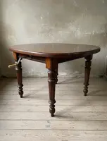 Tavolo da pranzo allungabile in mogano inglese, fine XIX secolo (circa 1880-1900)