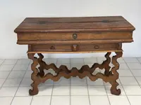 Bureau « San Filippo » de style Louis XIV, datant de la fin du XVIIe siècle, provenant de la région de Vénétie.
