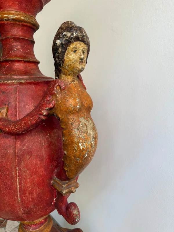 Porte-bougie baroque en bois et plâtre laqué et peint – XVIIe siècle. Espagne