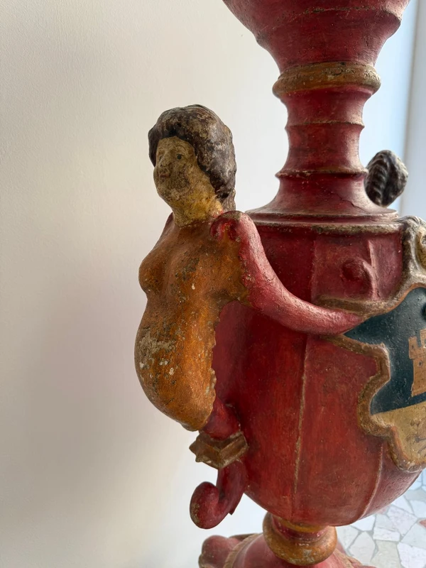 Porte-bougie baroque en bois et plâtre laqué et peint – XVIIe siècle. Espagne