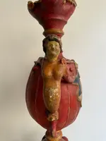 Porte-bougie baroque en bois et plâtre laqué et peint – XVIIe siècle. Espagne
