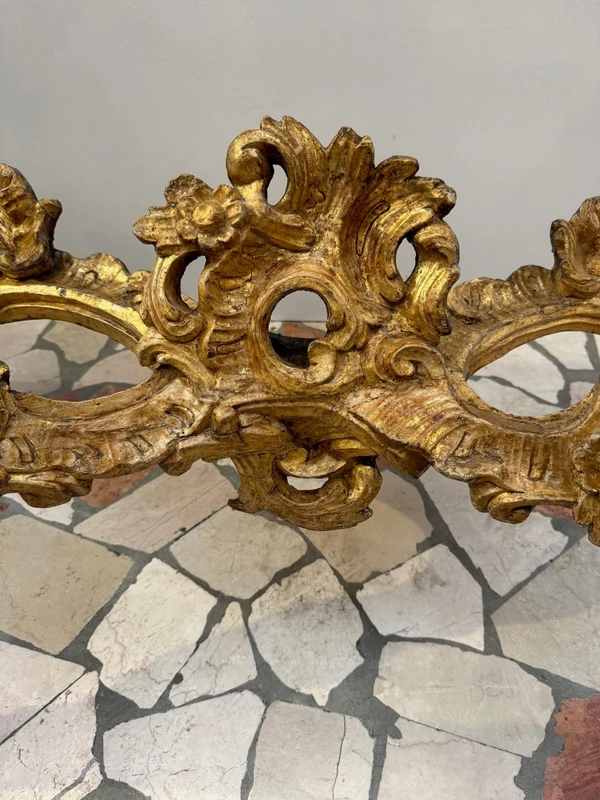 Console romaine du XVIIIe siècle.
